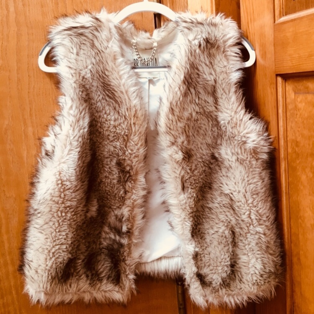 BB DAKOTA fur vest (medium) no wear!